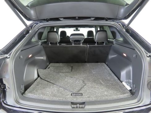 Used 2023 Volkswagen Atlas Cross Sport SEL Premium R-Line image 28