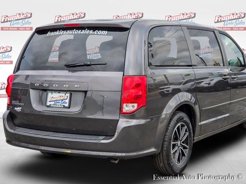 Used 2017 Dodge Grand Caravan SE image 7