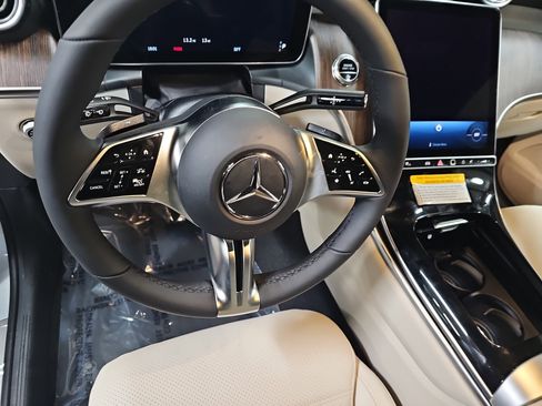 New 2026 Mercedes-Benz GLC 300 image 17