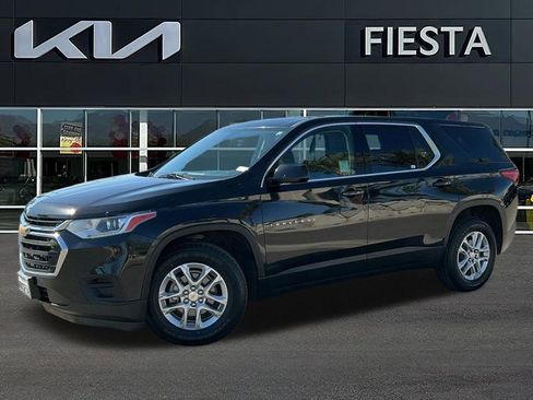Used 2020 Chevrolet Traverse LS image 2