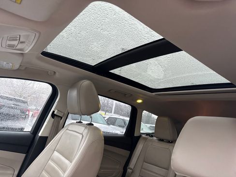 Used 2017 Ford Escape SE w/ SE Leather Comfort Package image 27