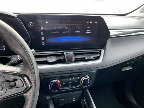 Used 2024 Chevrolet TrailBlazer LS image 19