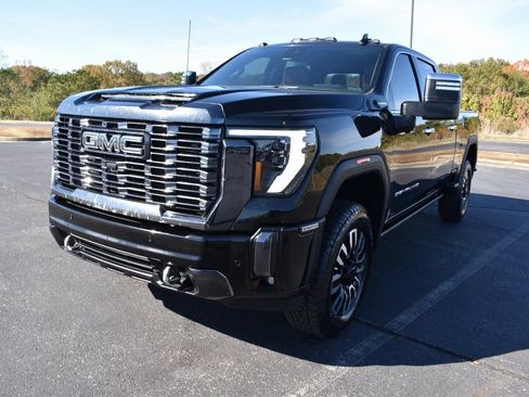 Used 2024 GMC Sierra 2500 Denali Ultimate w/ Max Trailering Package image 2