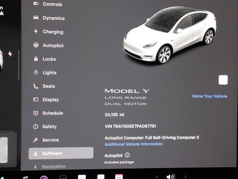Used 2023 Tesla Model Y Long Range image 25