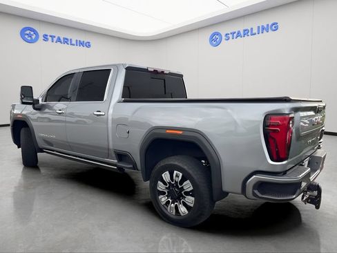 Used 2024 GMC Sierra 2500 Denali w/ Denali Reserve Package AWD/4WD image 2
