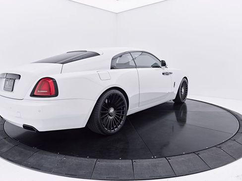 Used 2018 Rolls-Royce Wraith RWD image 17