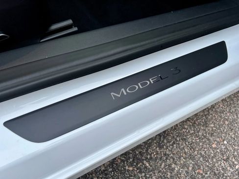 Used 2023 Tesla Model 3 Standard Range image 30