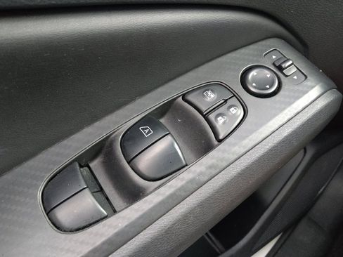 Used 2025 Nissan Altima 2.5 SV FWD image 27
