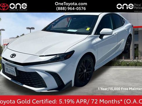 Certified 2025 Toyota Camry SE FWD image 1