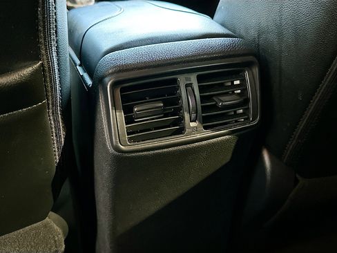 Used 2019 Nissan Rogue SL w/ Premium Package image 26