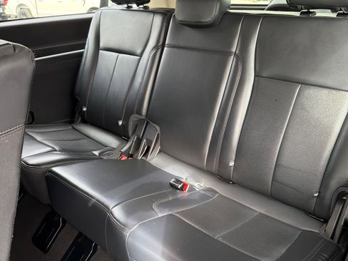 Used 2024 Ford Expedition Max XLT image 15