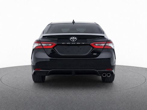 Used 2024 Toyota Camry SE FWD image 4