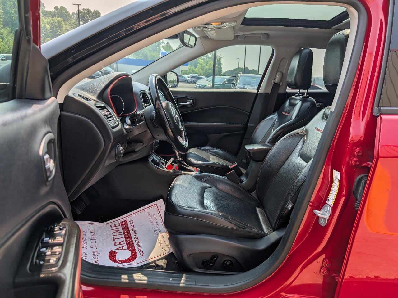 Used 2018 Jeep Compass Trailhawk w/ Leather Interior Group AWD/4WD image 9