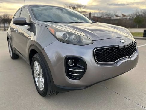 Used 2017 Kia Sportage LX AWD/4WD image 4