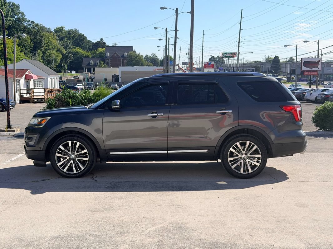 Used 2017 Ford Explorer Platinum AWD/4WD image 3