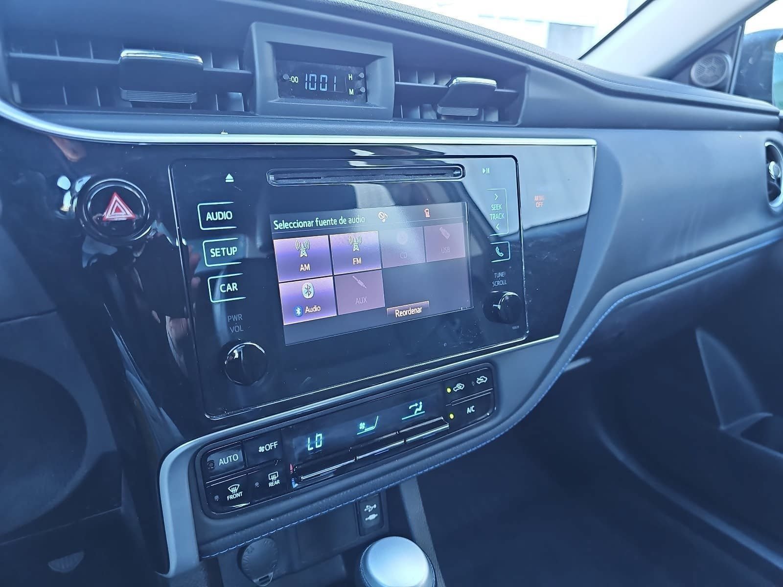 Used 2019 Toyota Corolla SE FWD image 18