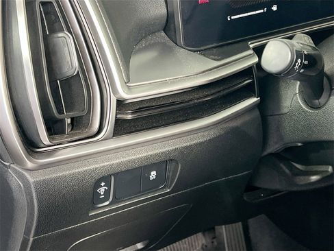 Certified 2024 Kia Sorento LX image 11