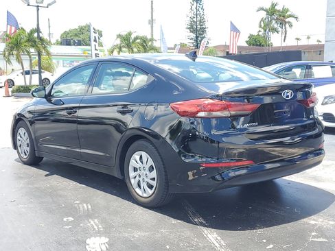 Used 2017 Hyundai Elantra SE image 8