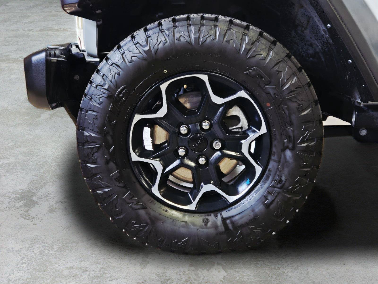 Used 2022 Jeep Wrangler Unlimited Rubicon 4xe w/ Cold Weather Group AWD/4WD image 9