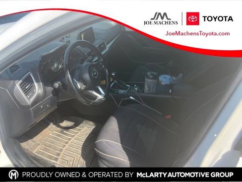 Used 2018 MAZDA MAZDA3 Touring FWD image 1