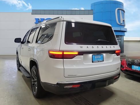 Used 2023 Jeep Wagoneer Series II image 4