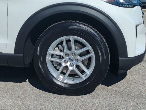 New 2026 Ford Explorer Active w/ Active Comfort Package image 11