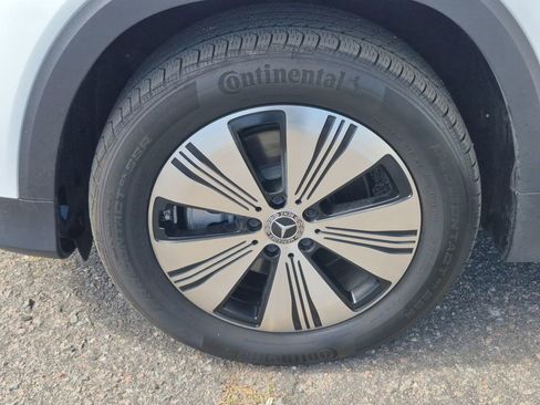 Used 2024 Mercedes-Benz EQB 300 4MATIC image 19