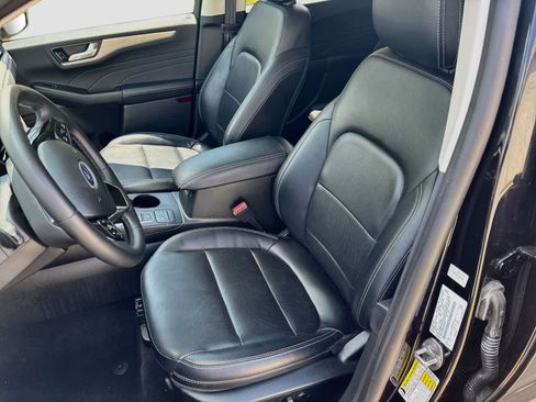 Used 2022 Ford Escape SEL w/ Technology Package FWD image 21