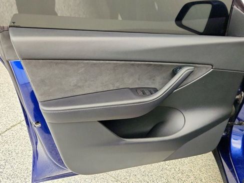 Used 2022 Tesla Model Y Performance image 11