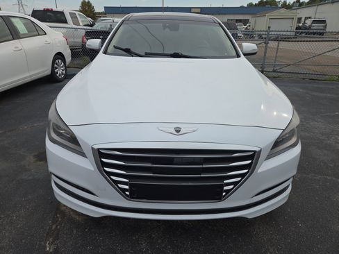 Used 2015 Hyundai Genesis 3.8 w/ Option Group 03 image 7