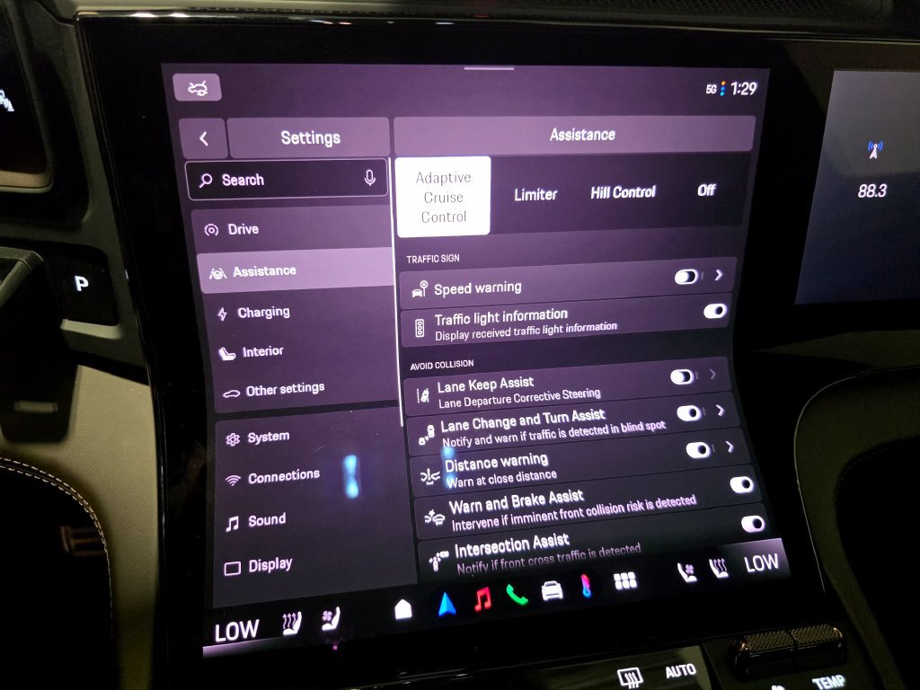 Certified 2026 Porsche Cayenne Turbo AWD/4WD image 36