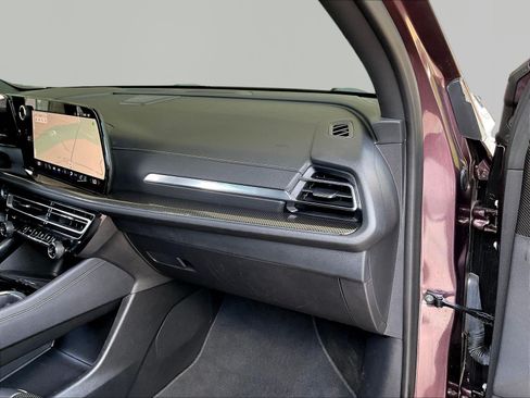 Used 2025 Chevrolet Traverse High Country FWD image 26