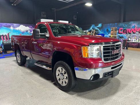 Used 2007 GMC Sierra 2500 SLE w/ Z71 Off-Road Package image 8