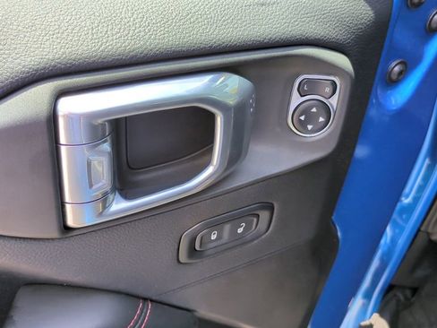 Used 2024 Jeep Gladiator Rubicon AWD/4WD image 14