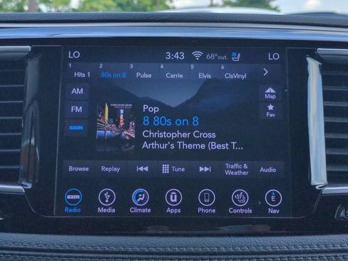Used 2018 Chrysler Pacifica Limited w/ Advanced Safetytec Group FWD image 18