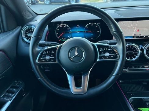 Used 2023 Mercedes-Benz EQB 300 4MATIC w/ Exclusive Package image 20