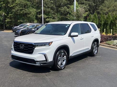 Used 2025 Honda Pilot EX-L image 6