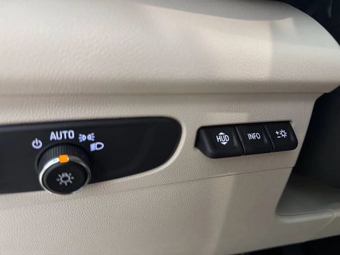 Used 2023 Buick Envision Avenir FWD image 28