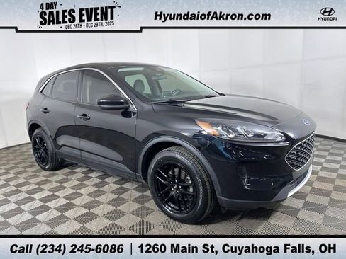 Used 2021 Ford Escape SE w/ Cold Weather Package image 1