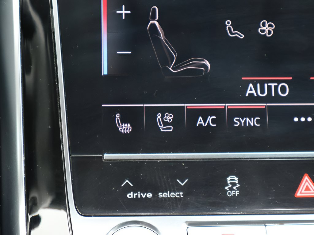 Used 2019 Audi Q8 Prestige w/ Luxury Package AWD/4WD image 28