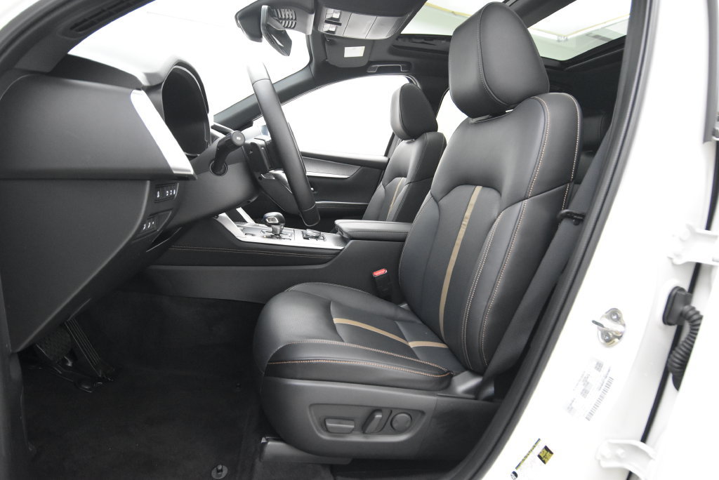 Certified 2025 MAZDA CX-90 Plug-In Hybrid w/ Premium Plus AWD/4WD image 25