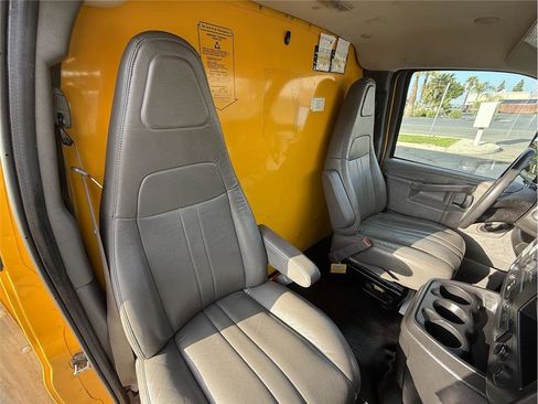 Used 2020 GMC Savana 3500 Extended w/ Driver Convenience Package image 10