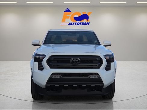 Certified 2026 Toyota Tacoma SR5 AWD/4WD image 8