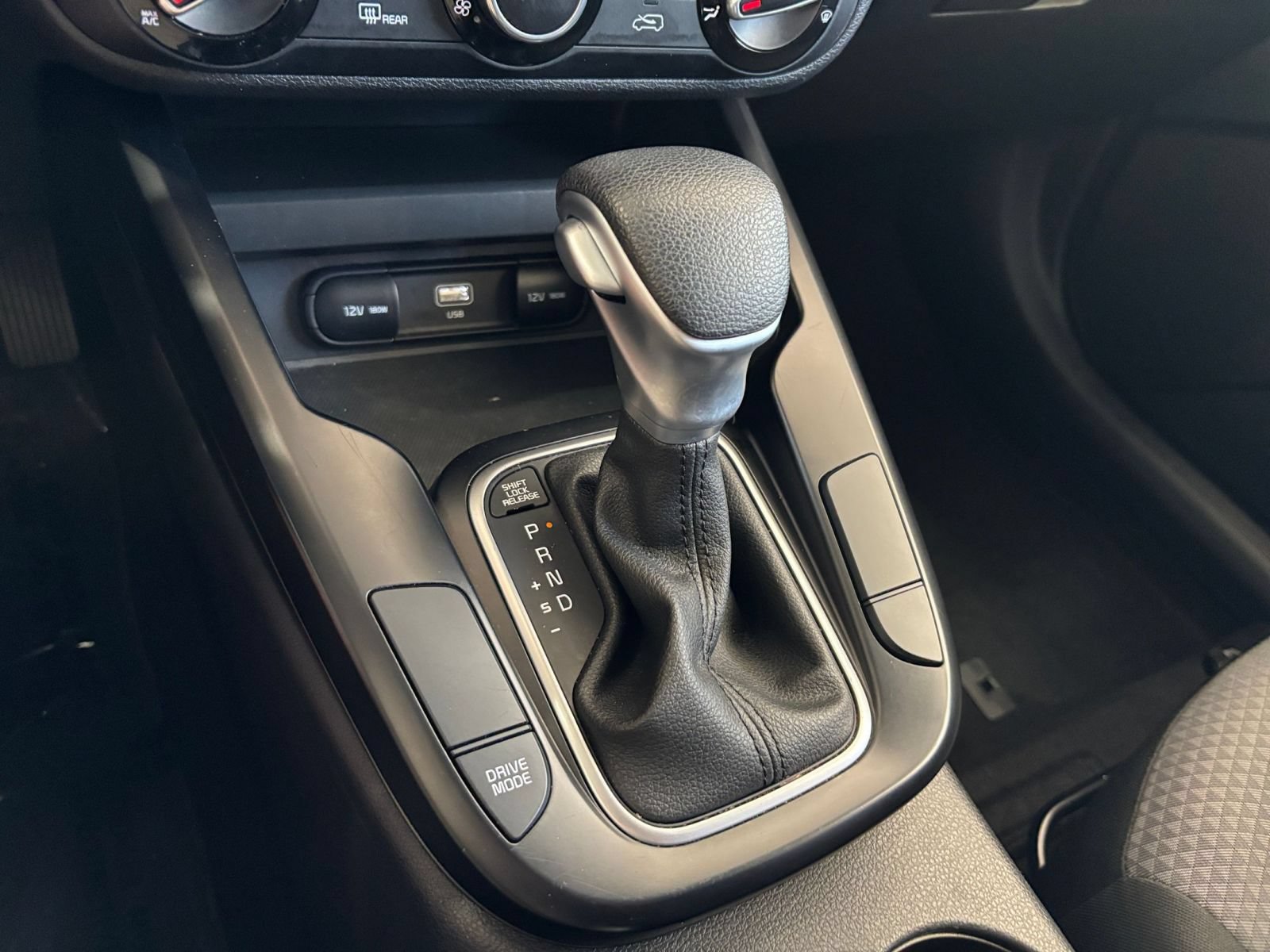 Used 2025 Kia Soul LX w/ LX Technology Package FWD image 38