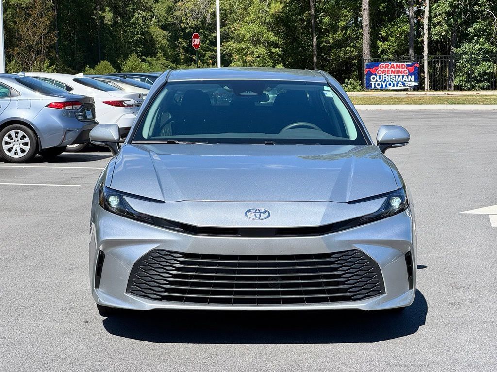 Used 2025 Toyota Camry LE FWD image 6