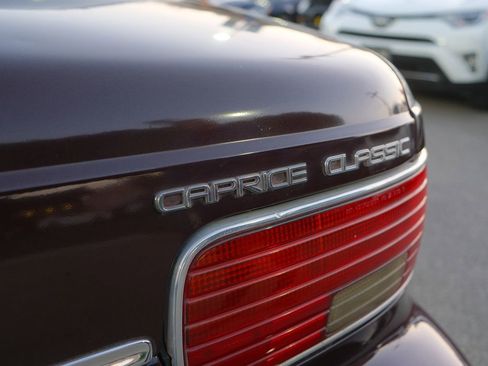 Used 1996 Chevrolet Caprice SS image 31