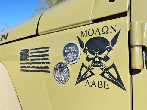 Used 2013 Jeep Wrangler Unlimited Rubicon w/ Connectivity Group image 12