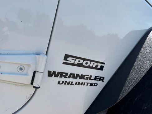 Used 2015 Jeep Wrangler Unlimited Sport w/ Connectivity Group image 8