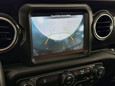 Used 2021 Jeep Wrangler Unlimited Sahara AWD/4WD image 18