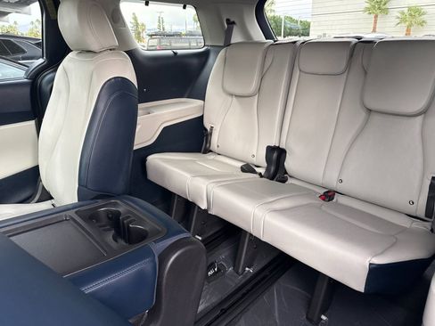 New 2026 Kia Carnival SX w/ SX Dark Edition Package image 16